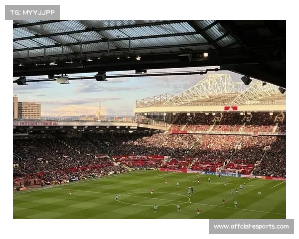 老特拉福德南看台巨幅TIFO,向巴斯比宝贝致敬